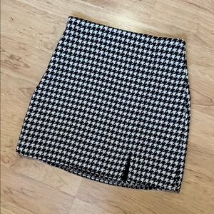 Mini Houndstooth Women’s Skirt